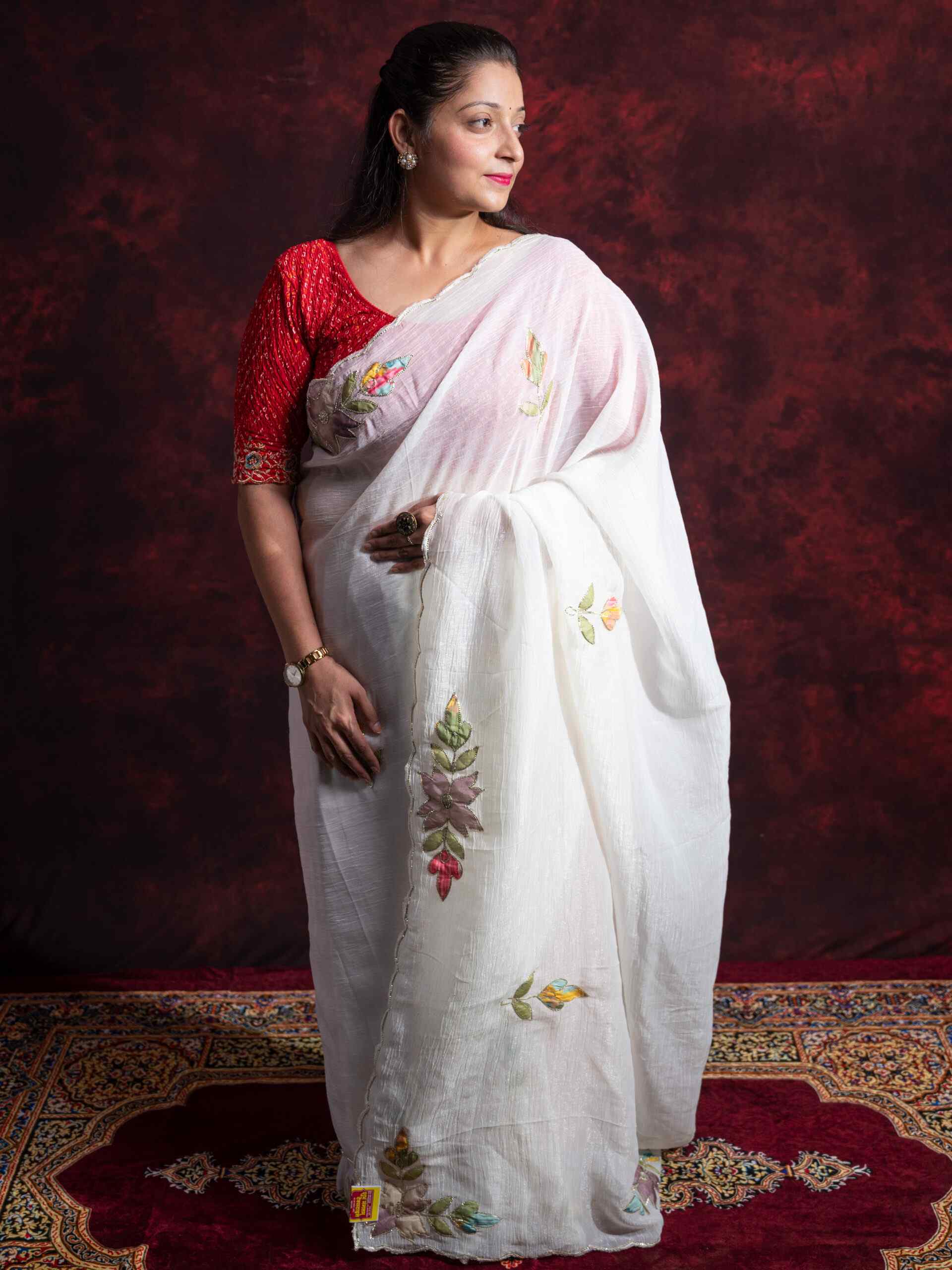 Off-White Carnchi Fabric Saree with Floral Embroidery Flower Design - Image 3