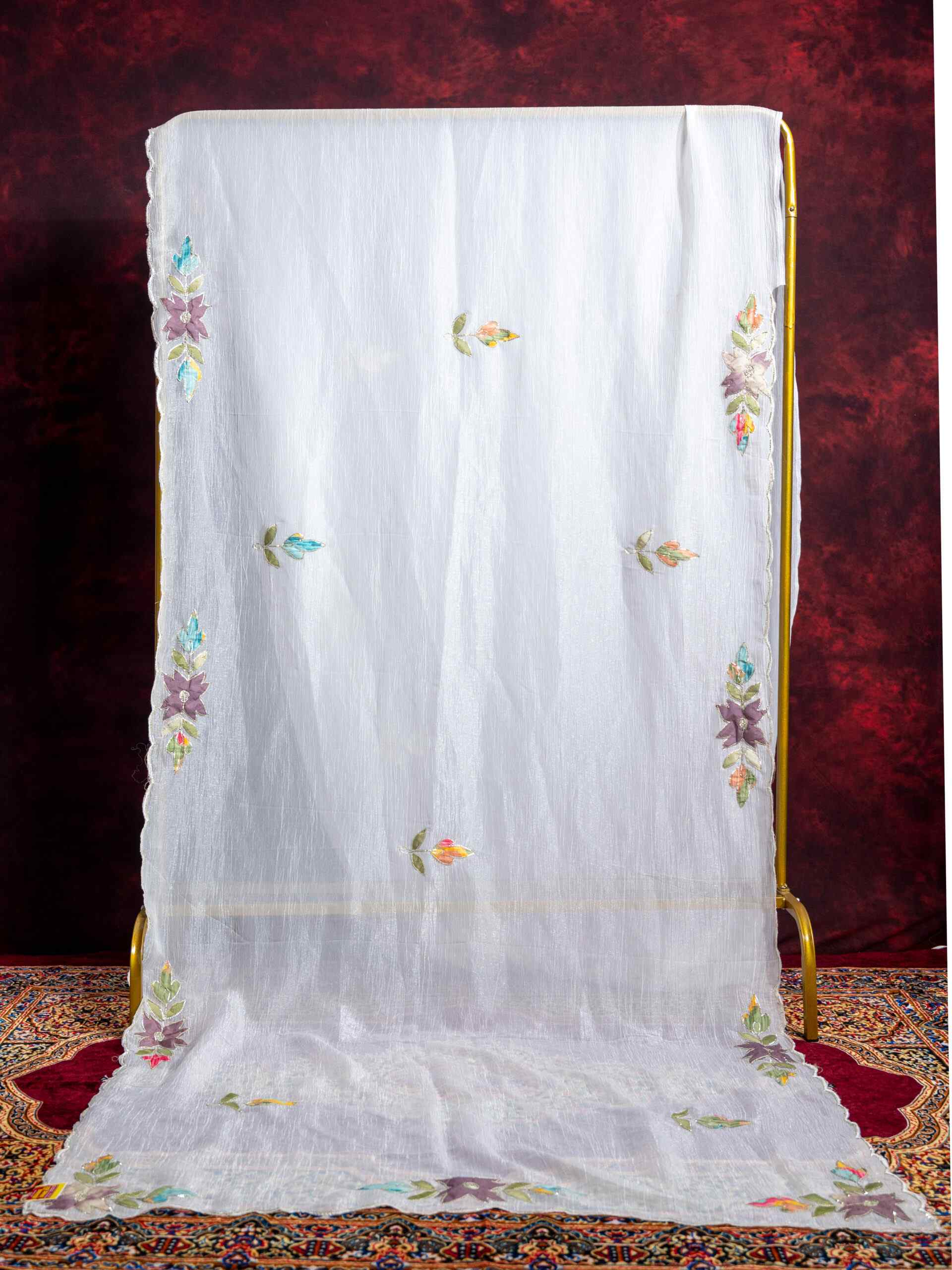 Off-White Carnchi Fabric Saree with Floral Embroidery Flower Design - Image 6