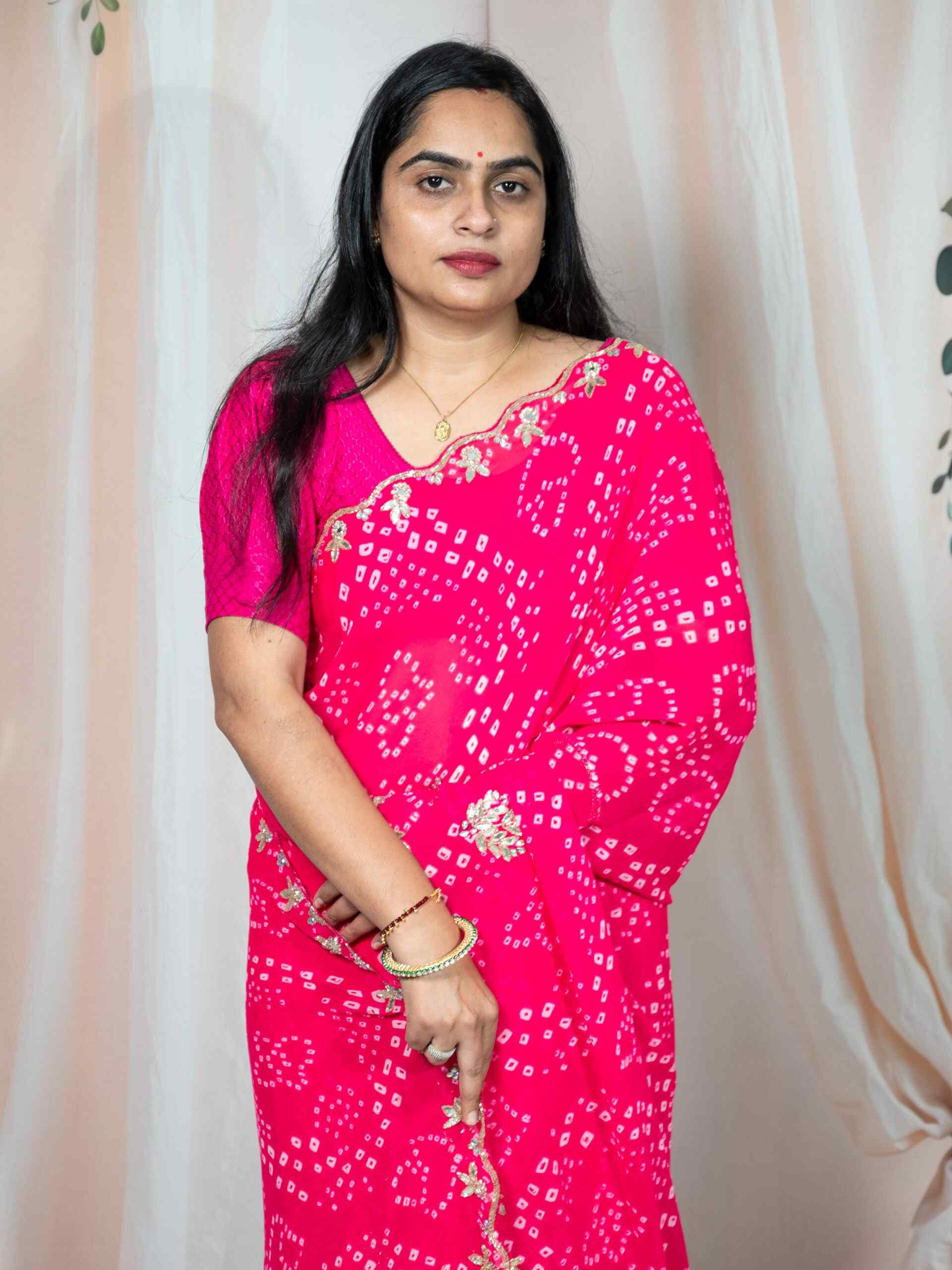 gulabi Bandhani Georgette Saree with Katdana Handwork - Image 3