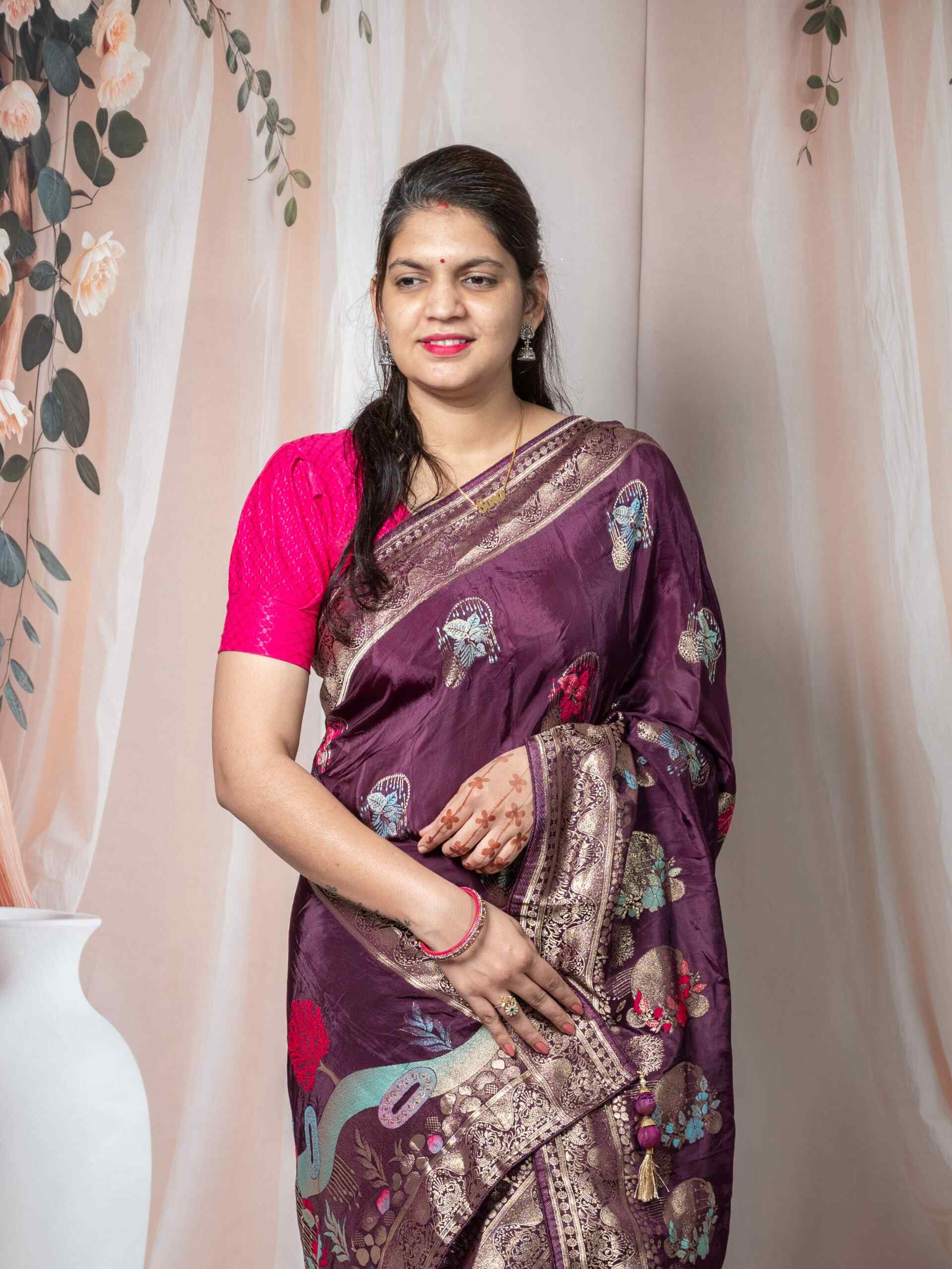 Royal Wine Pure Dola Silk Saree with Banarasi Pattern & Zari Weaving Work - Image 4
