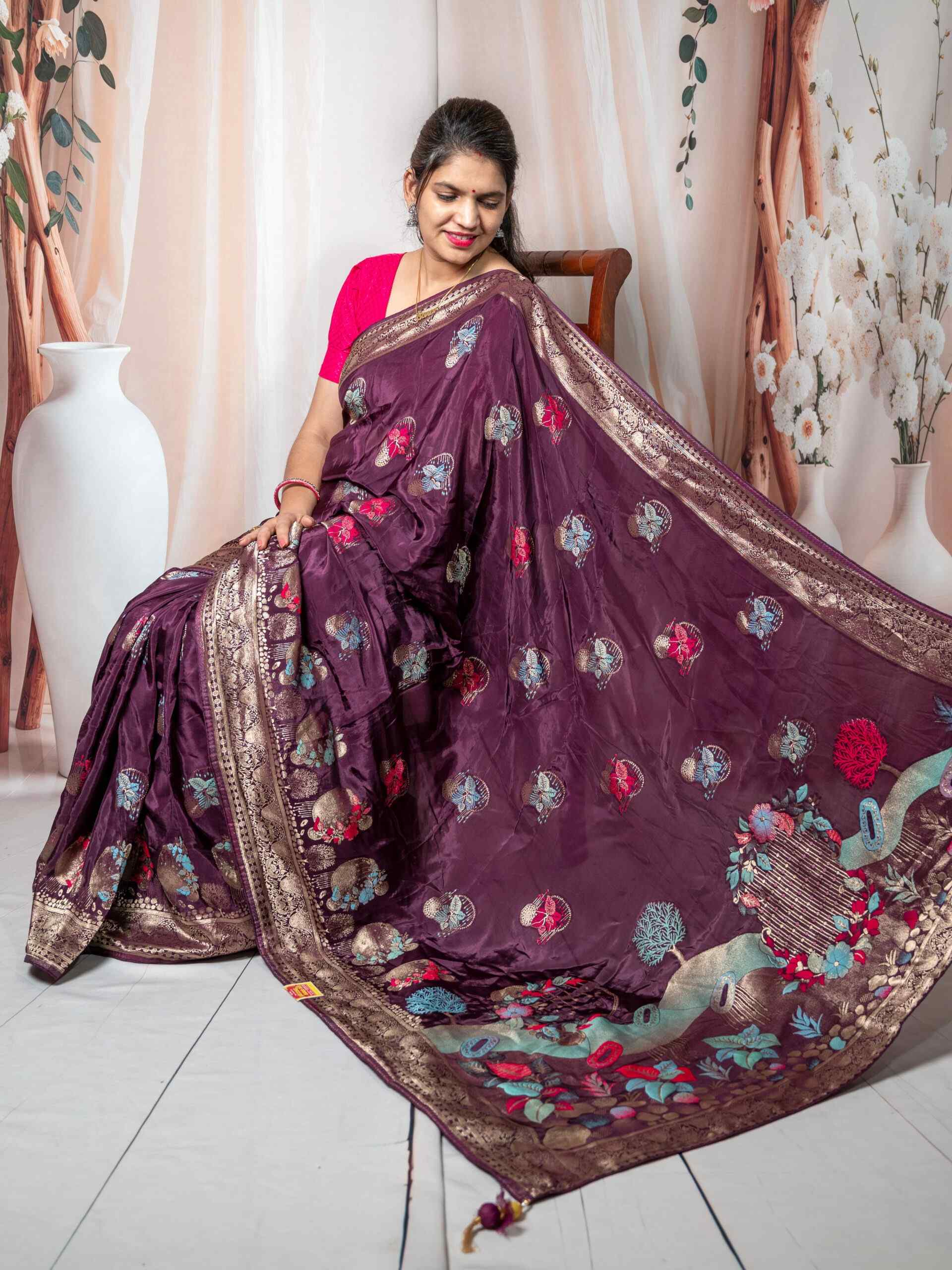 Royal Wine Pure Dola Silk Saree with Banarasi Pattern & Zari Weaving Work - Image 6