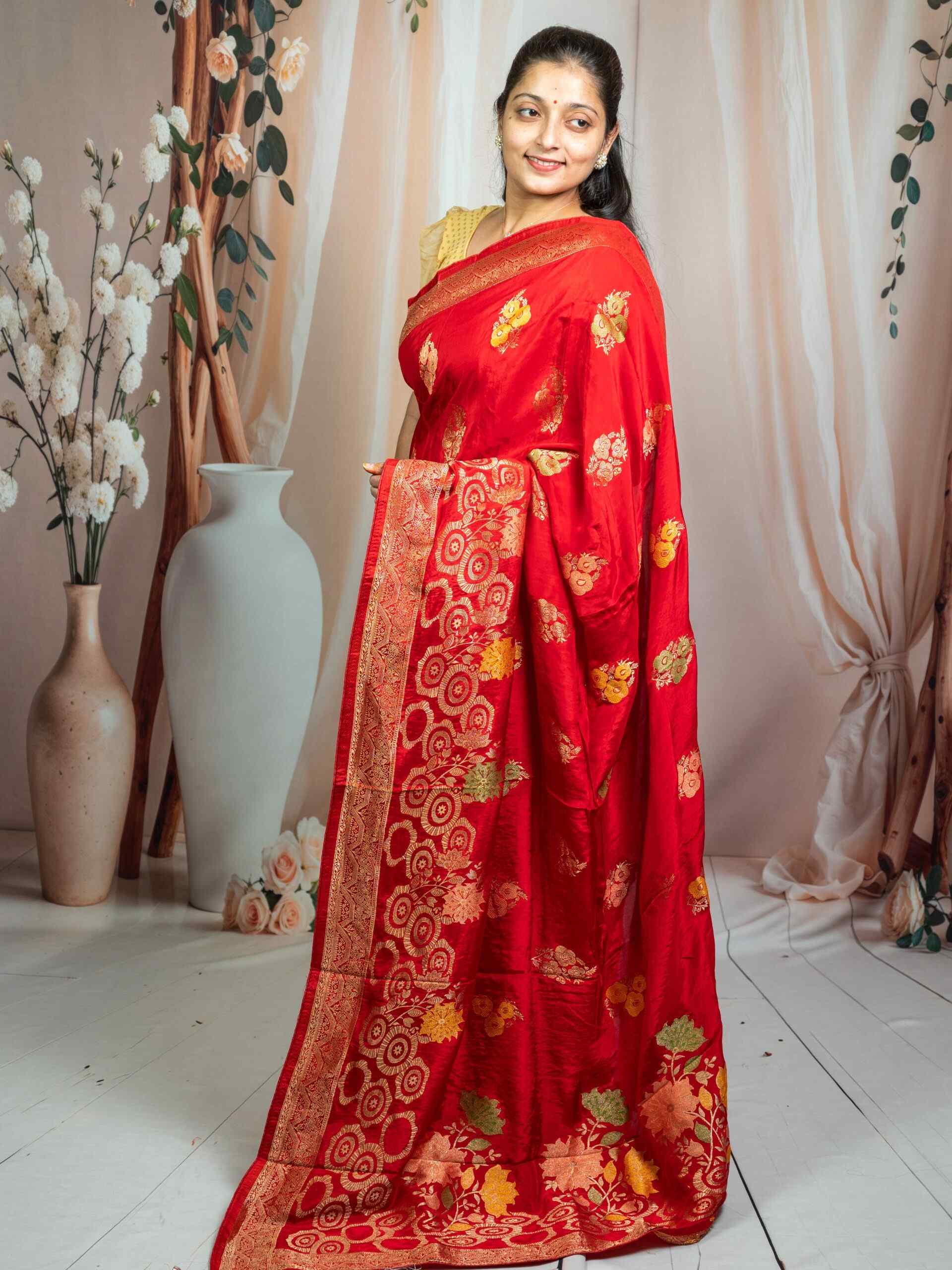 Red Dola Silk Banarasi Zari Weaving Saree