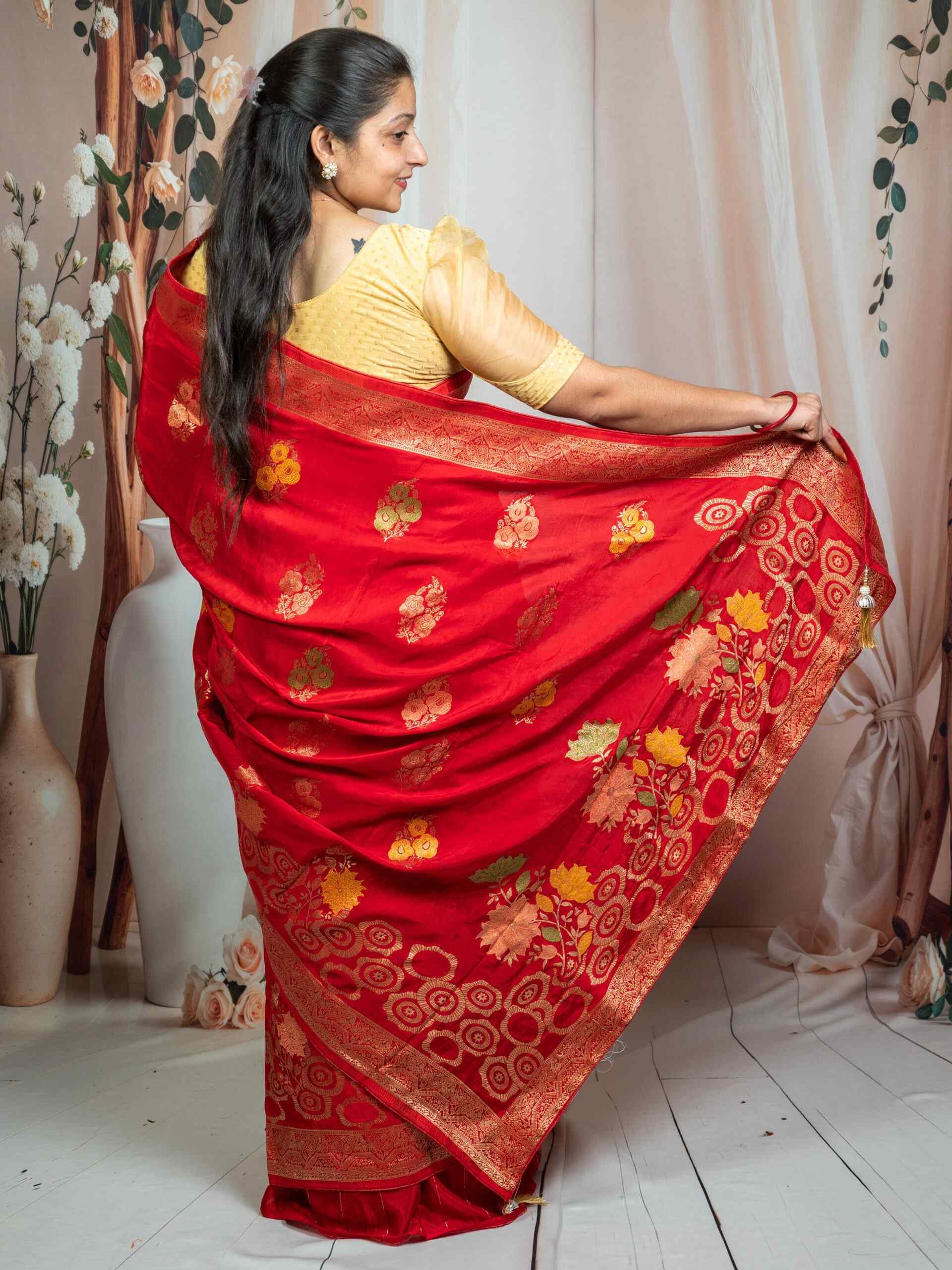 Red Dola Silk Banarasi Zari Weaving Saree - Image 4